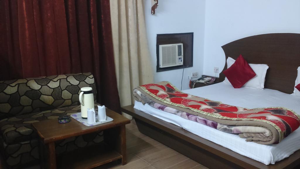 Hotel Katra Residency Εξωτερικό φωτογραφία