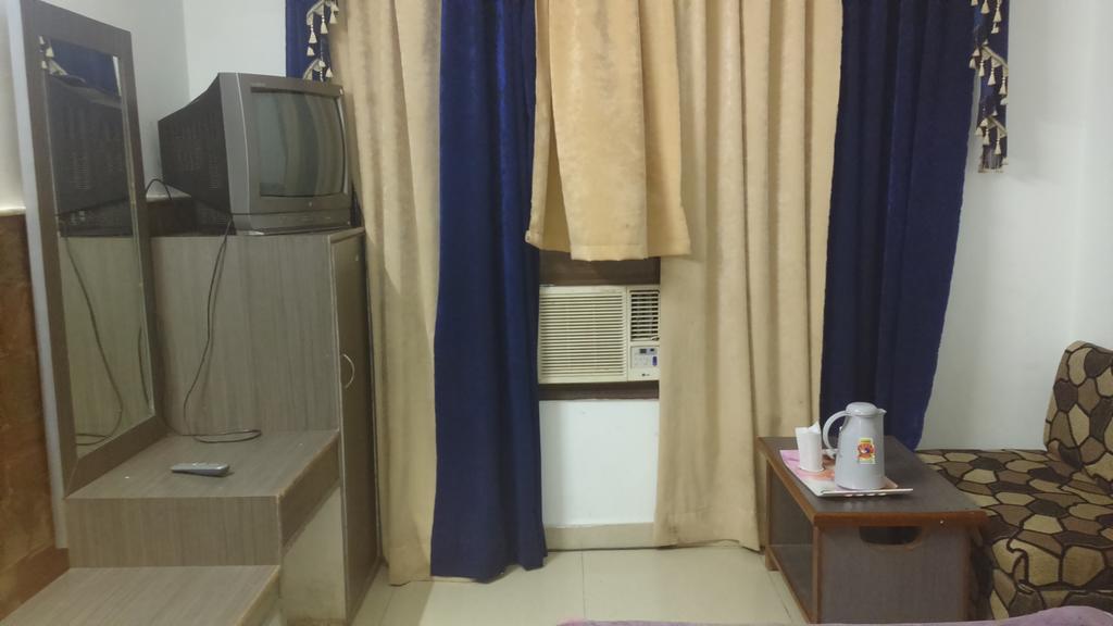 Hotel Katra Residency Εξωτερικό φωτογραφία