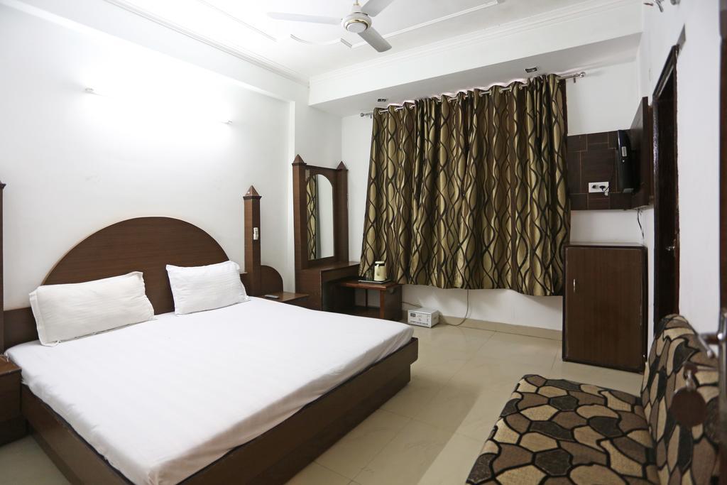 Hotel Katra Residency Εξωτερικό φωτογραφία