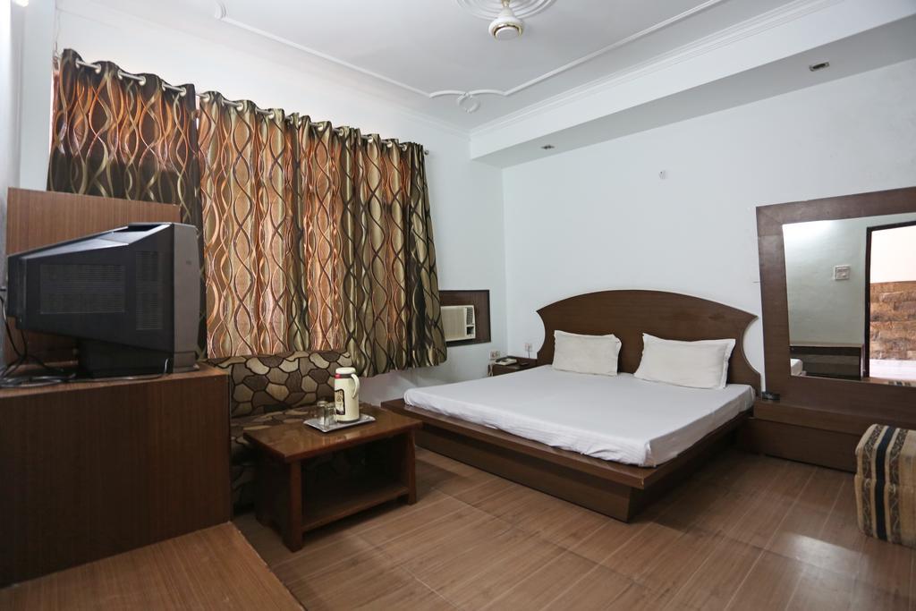 Hotel Katra Residency Εξωτερικό φωτογραφία