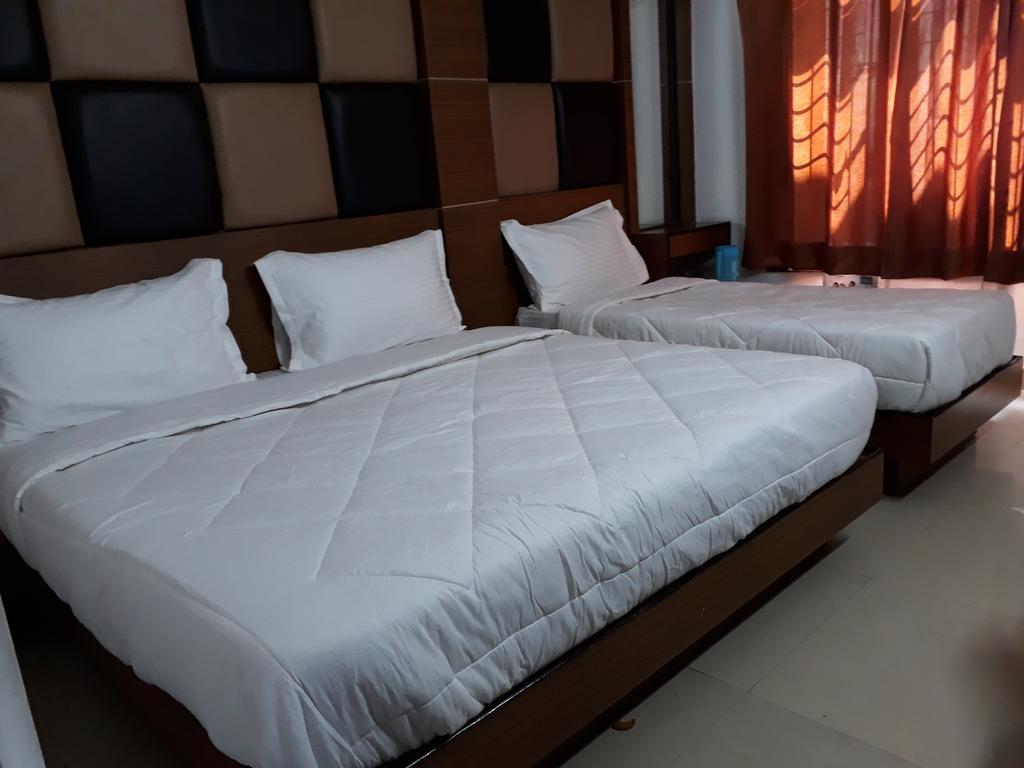 Hotel Katra Residency Εξωτερικό φωτογραφία