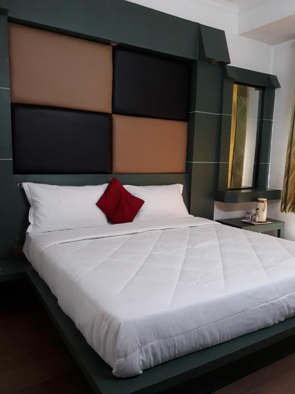 Hotel Katra Residency Εξωτερικό φωτογραφία