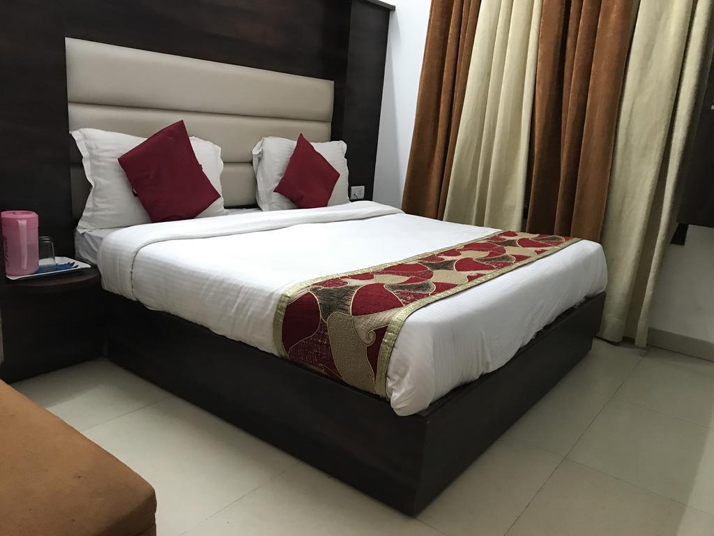 Hotel Katra Residency Εξωτερικό φωτογραφία
