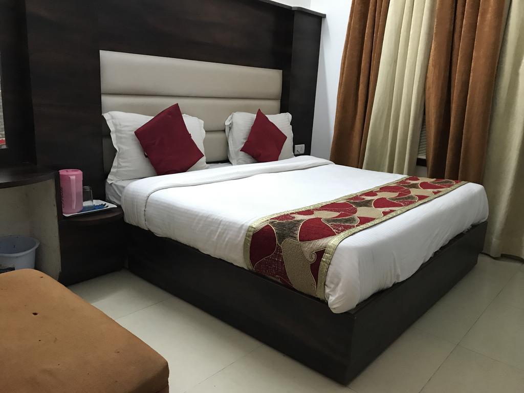 Hotel Katra Residency Εξωτερικό φωτογραφία