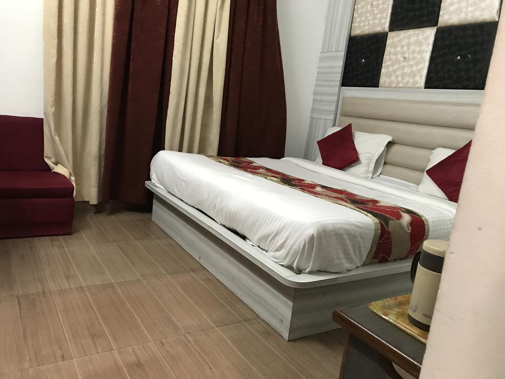 Hotel Katra Residency Δωμάτιο φωτογραφία
