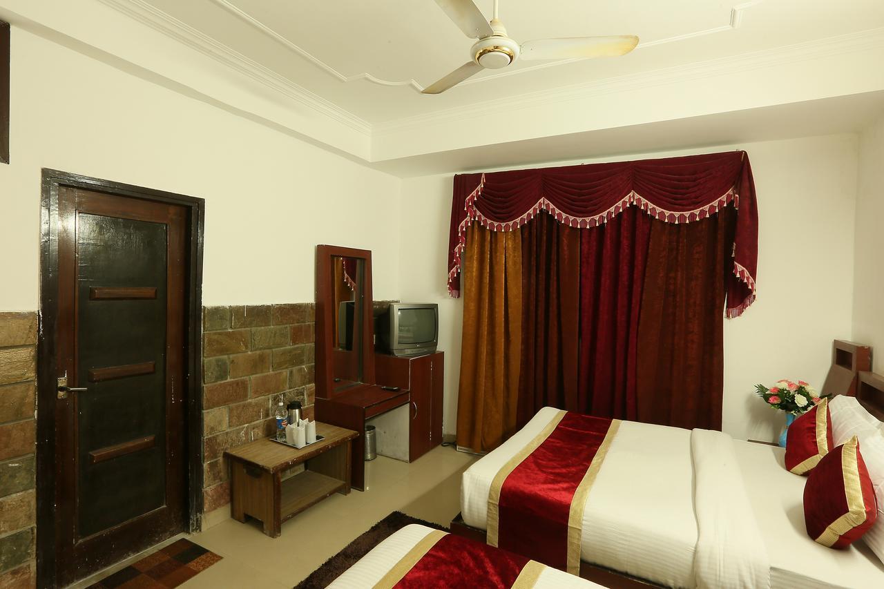 Hotel Katra Residency Εξωτερικό φωτογραφία