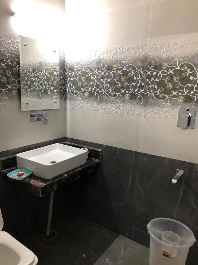 Hotel Katra Residency Εξωτερικό φωτογραφία