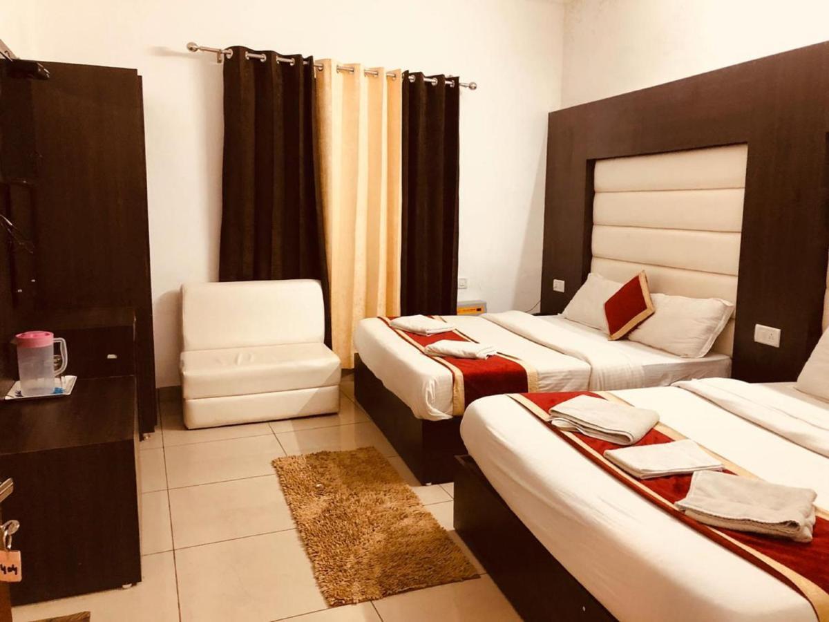 Hotel Katra Residency Εξωτερικό φωτογραφία