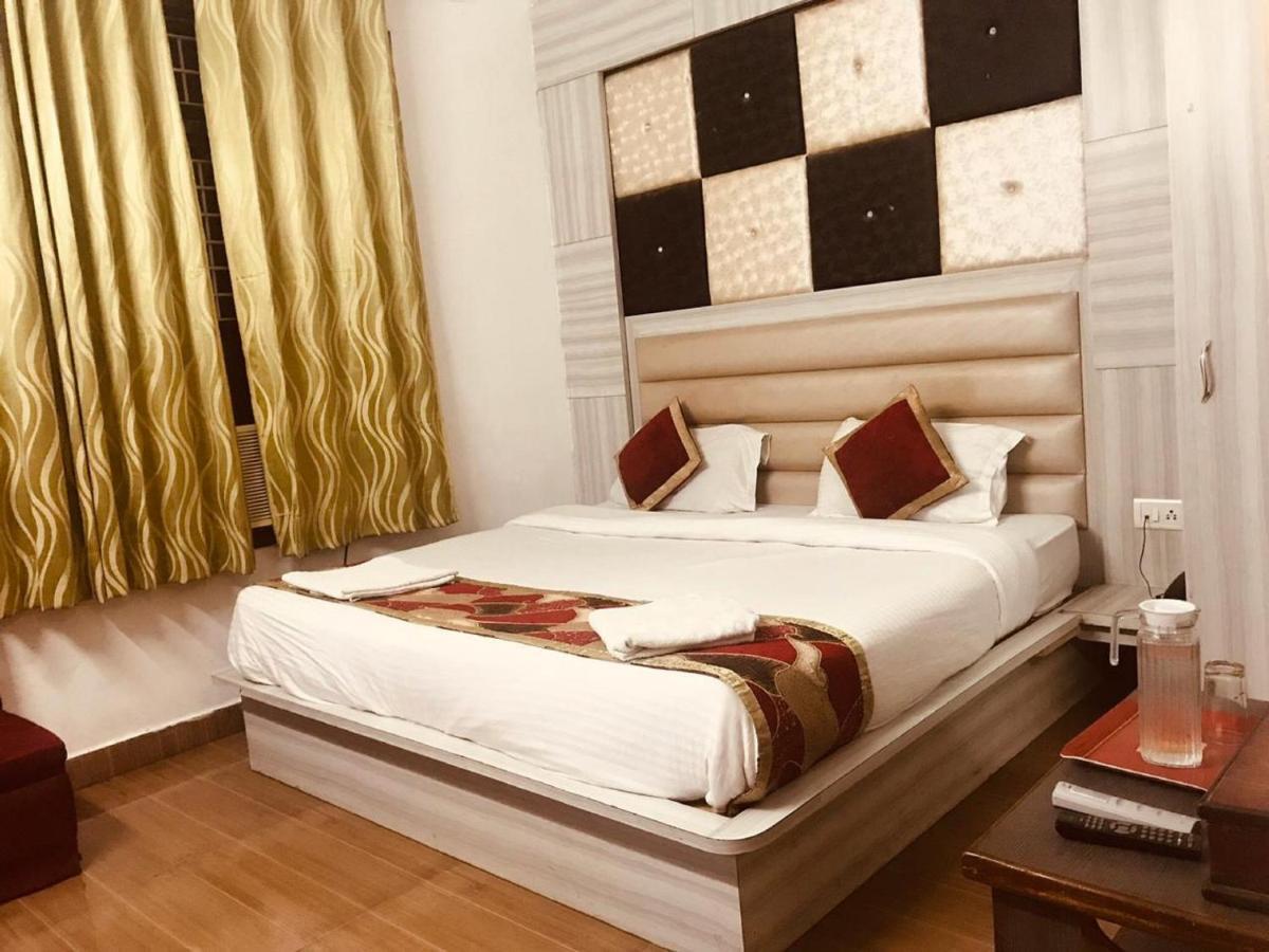 Hotel Katra Residency Εξωτερικό φωτογραφία